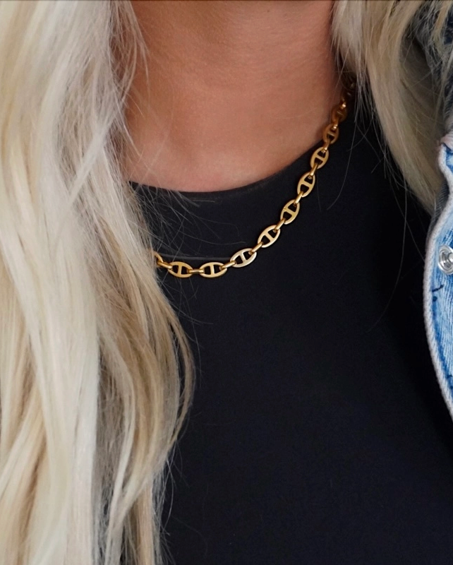 Mia Necklace